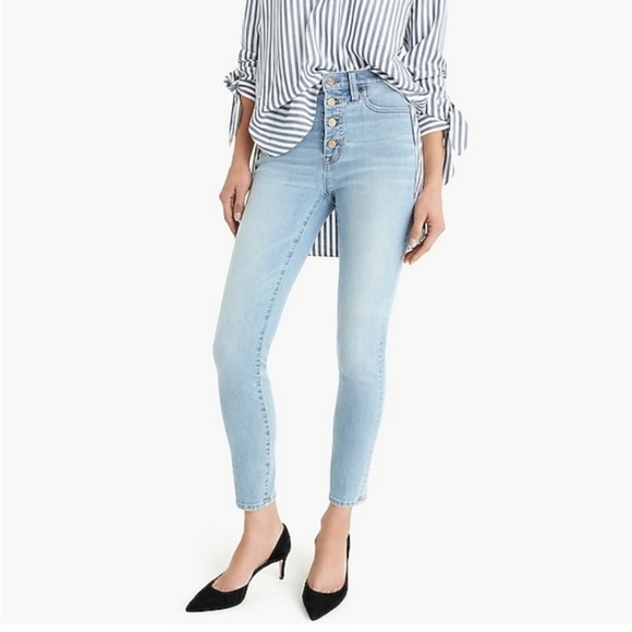 J. Crew 9" High Rise Toothpick Raw Hem Skinny Jean in a Light Wash. Size 30 - Picture 2 of 12